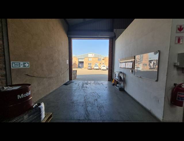 279M² FACTORY TO LET IN ANDERBOLT